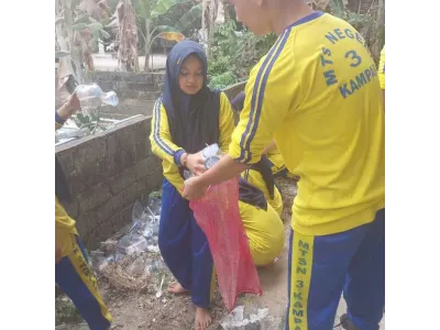 MTsN 3 Kampar Gelar Goro Geber Masjid dan Musala, Dukung Gerakan Bersih Serentak Se-Indonesia