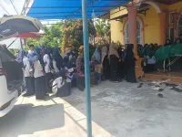 Wujud Kepedulian, Keluarga Besar MTsN 3 Kampar Laksanakan Takziah ke Rumah Duka yang meninggal dunia diDesa Naumbai