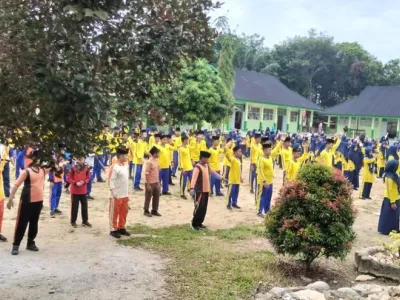 Rutinitas senam pagi di MTsN 3 Kampar memberikan berbagai dampak positif yang dirasakan langsung oleh seluruh keluarga besar madrasah