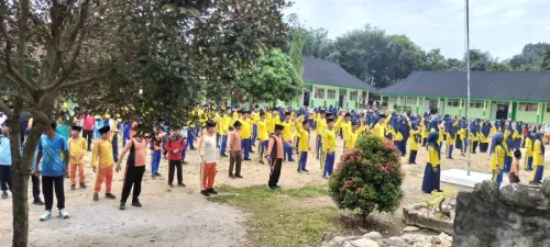 Rutinitas senam pagi di MTsN 3 Kampar memberikan berbagai dampak positif yang dirasakan langsung oleh seluruh keluarga besar madrasah