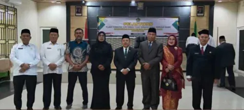 Kakanwil Kemenag Propinsi Riau Melantik Kepala MTsN 3 Kampar di Aula Kantor Kementerian Agama Prop. Riau