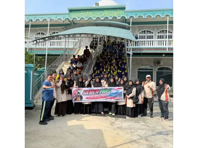 Tingkatkan Kepedulian Lingkungan, MTsN 3 Kampar Gelar Aksi "GEBERMAS" (Gerakan Bersih Masjid)